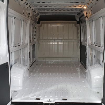 TR-CAMIONNETTE TÔLÉE 8m³ – Image 3